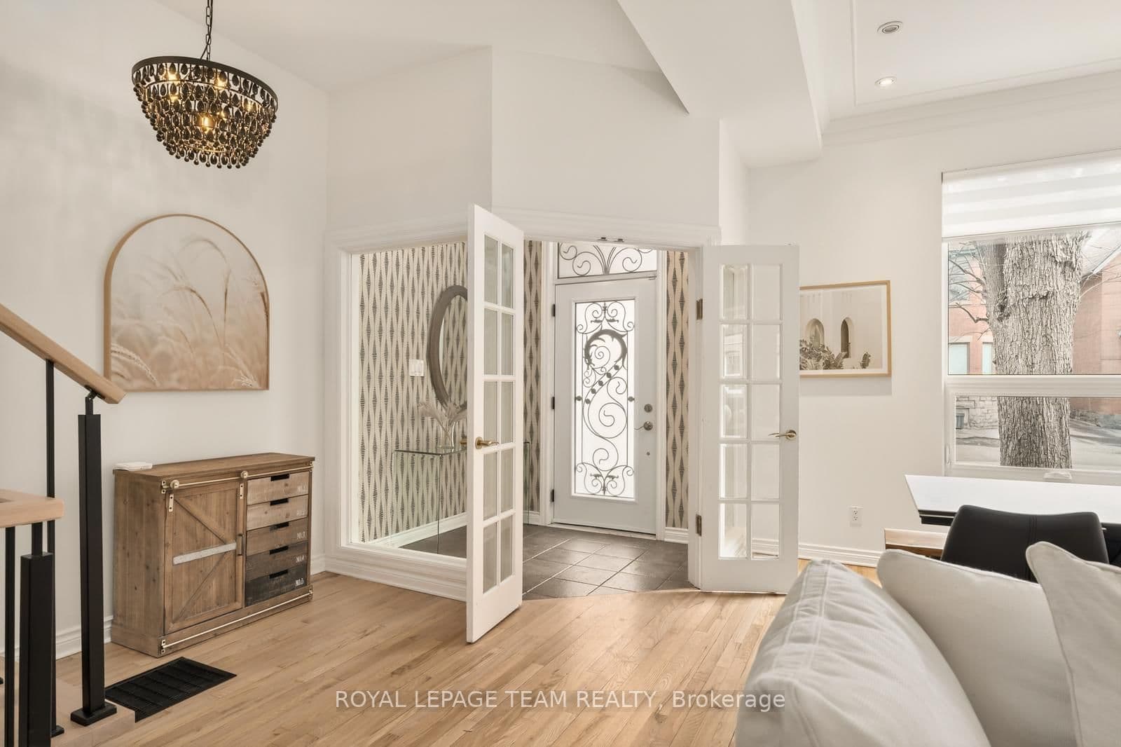 349 FRANK Street, Ottawa, ON — photo 2