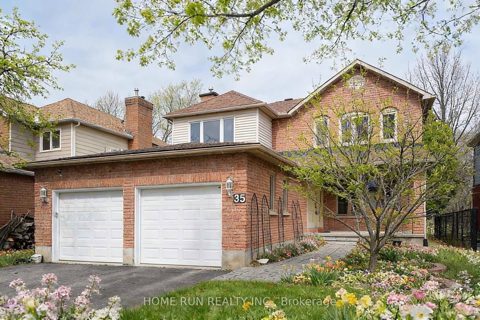 35 Weslock Way, Ottawa, ON