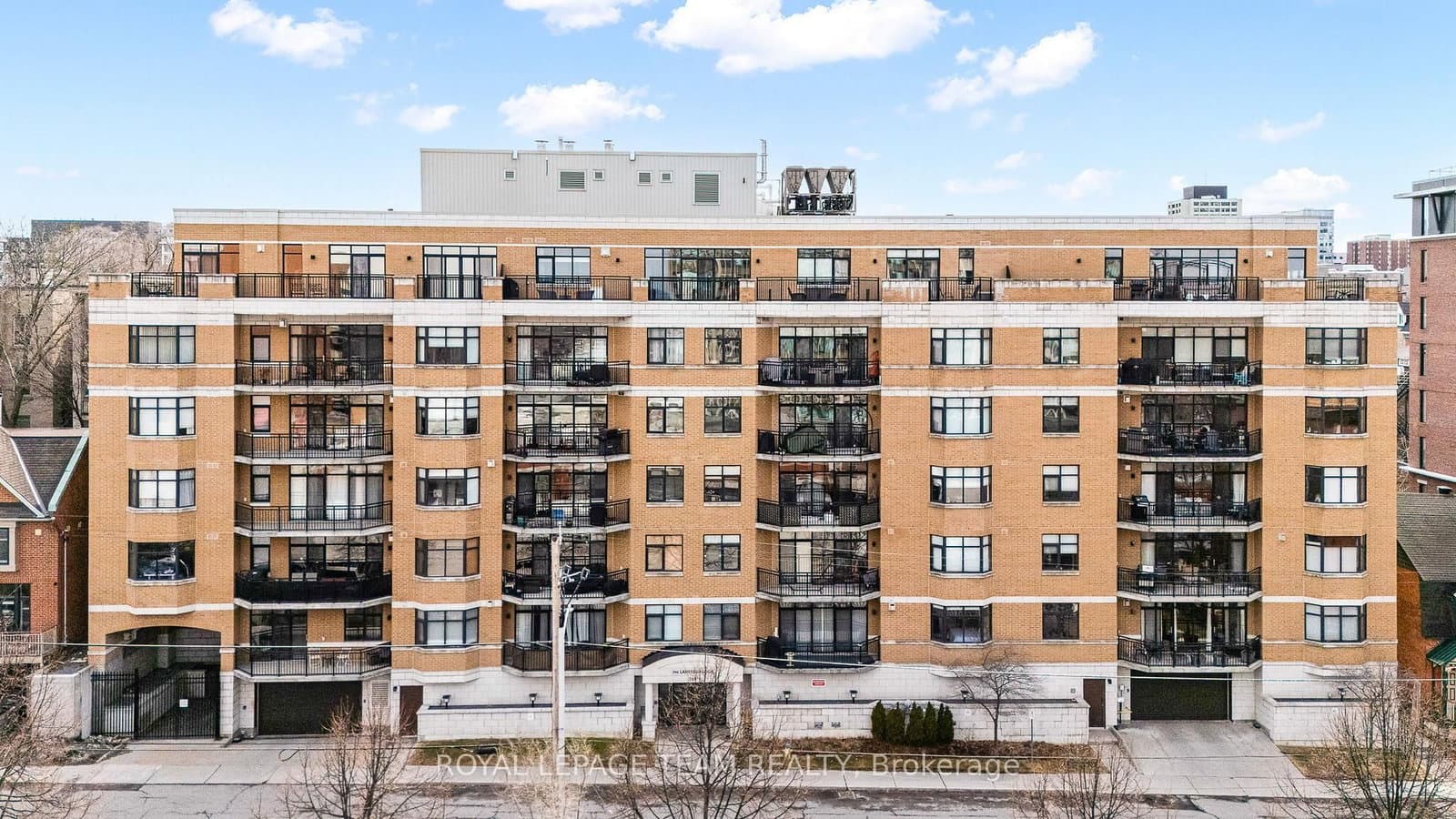 202 - 260 Besserer Street, Ottawa, ON