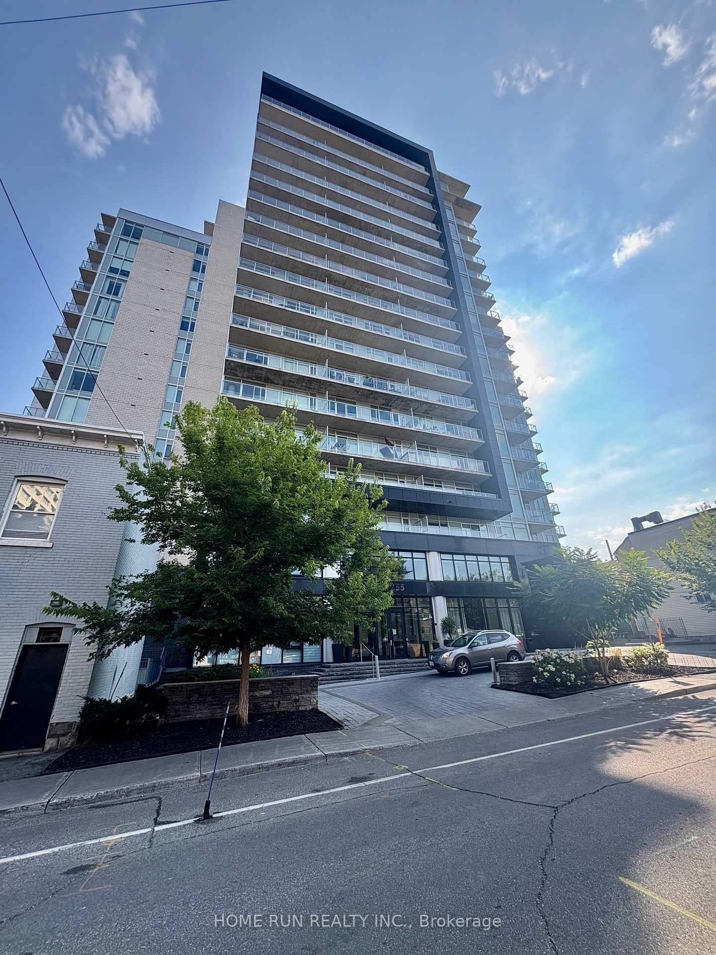 3 - 255 Bay Street, Ottawa, ON
