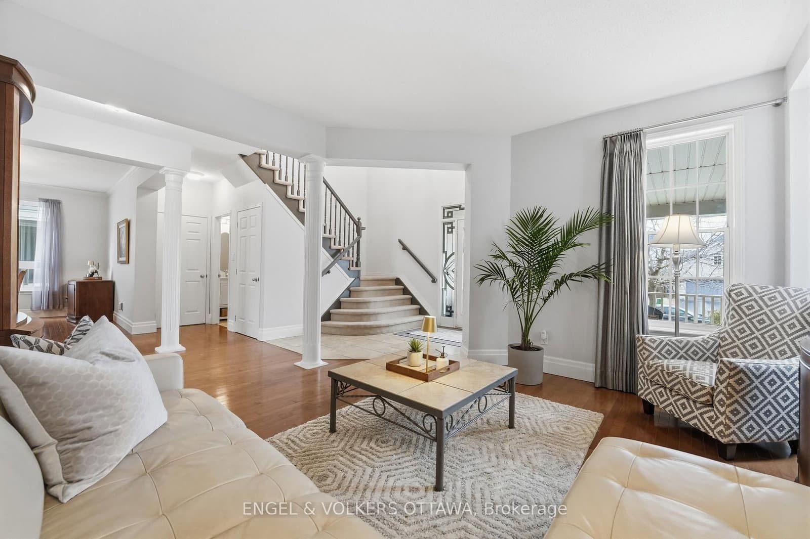 31 Leatherwood Crescent, Ottawa, ON — photo 2