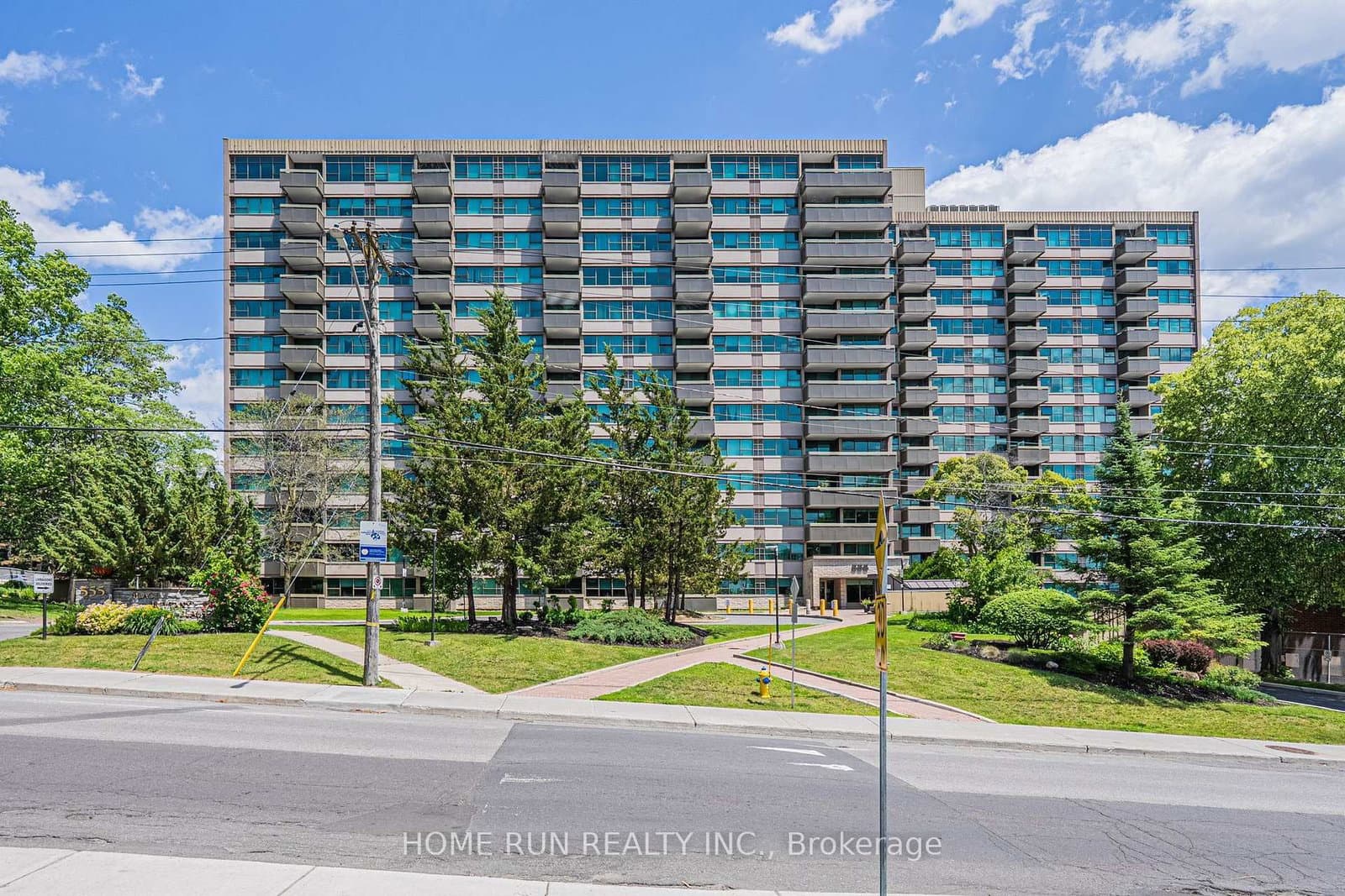 1111 - 555 BRITTANY Drive, Ottawa, ON