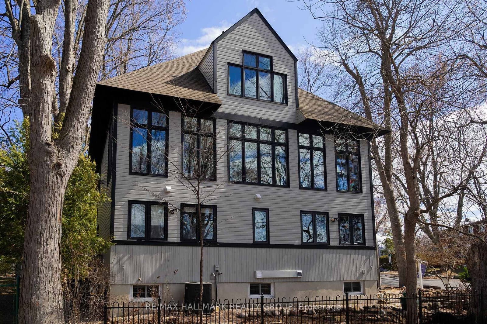 53 Scrivens Street, Ottawa, ON