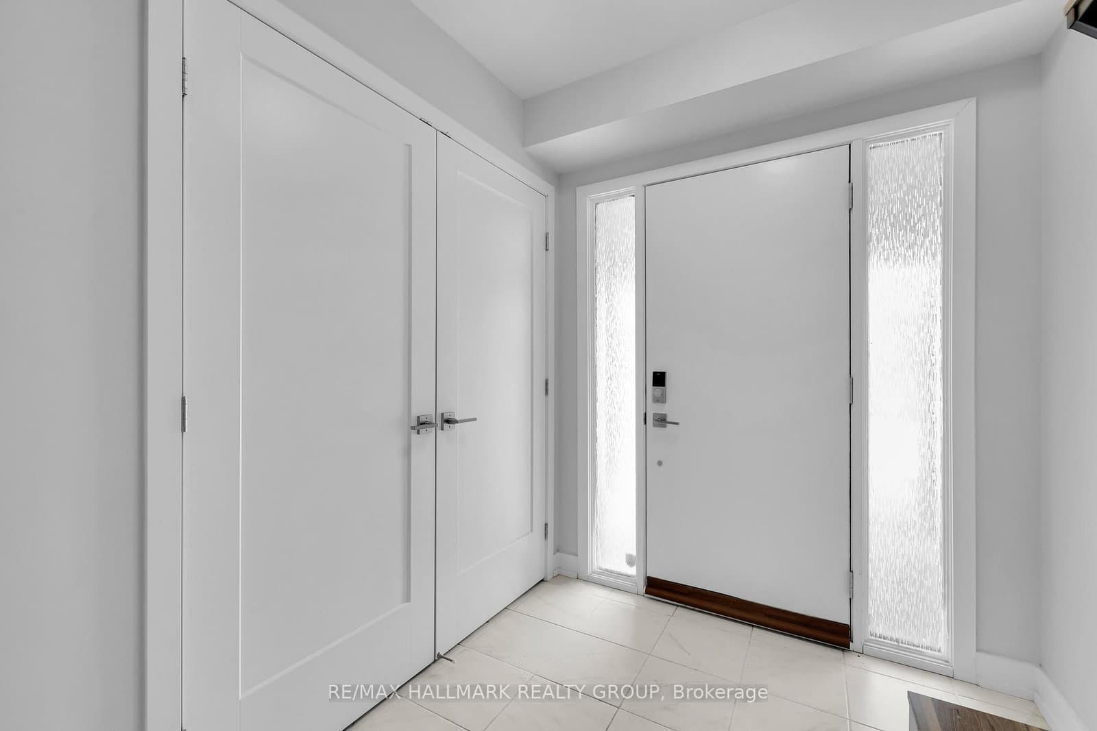 738 Chromite Private, Ottawa, ON — photo 2