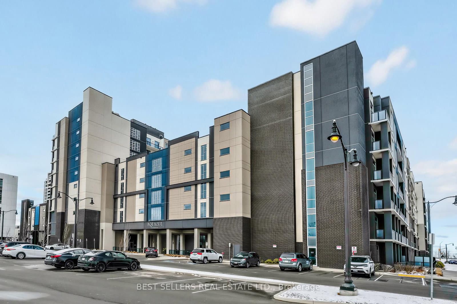 220 - 16 Concord Place, Grimsby, ON