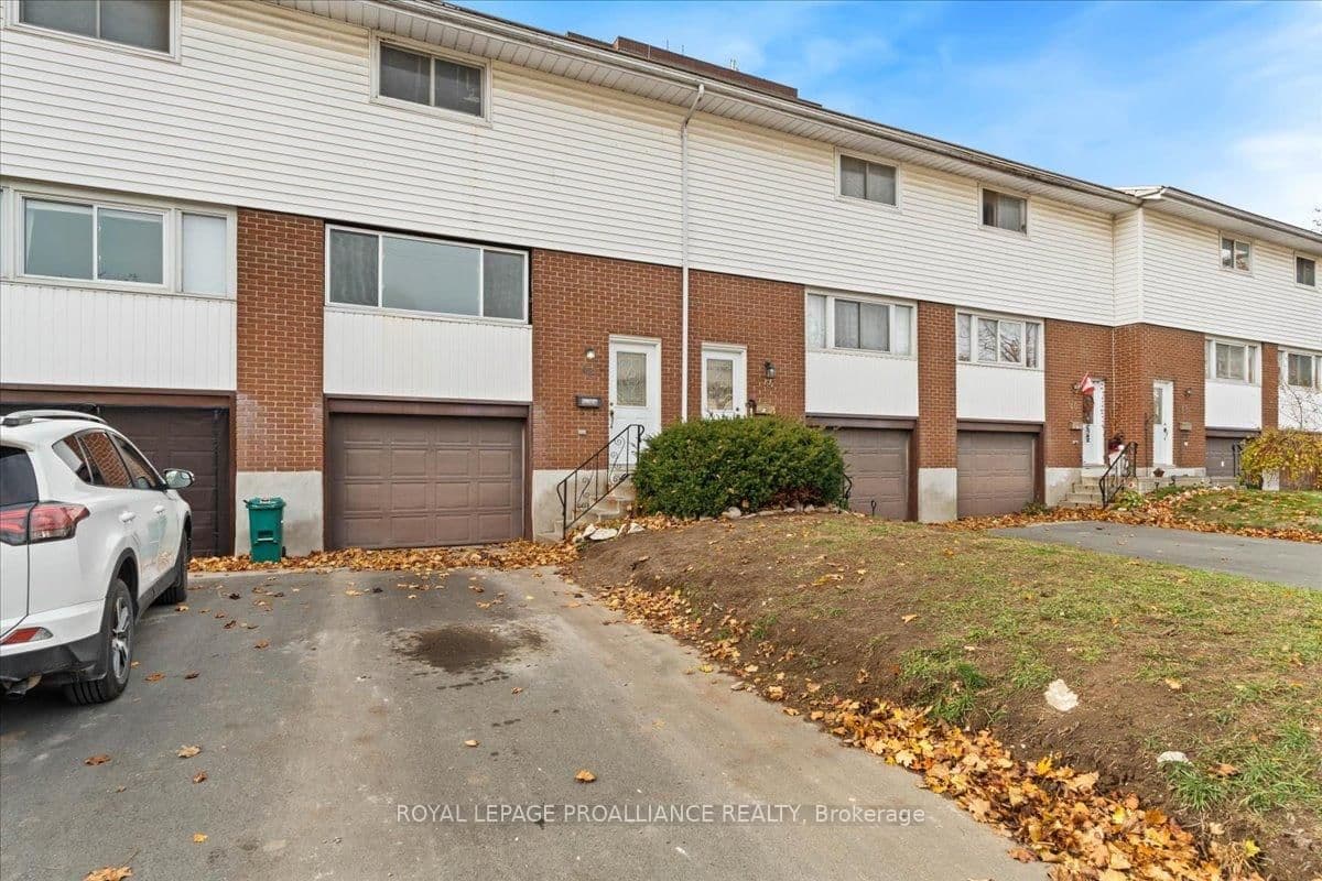 42 O'Hare Street, Belleville, ON — photo 2