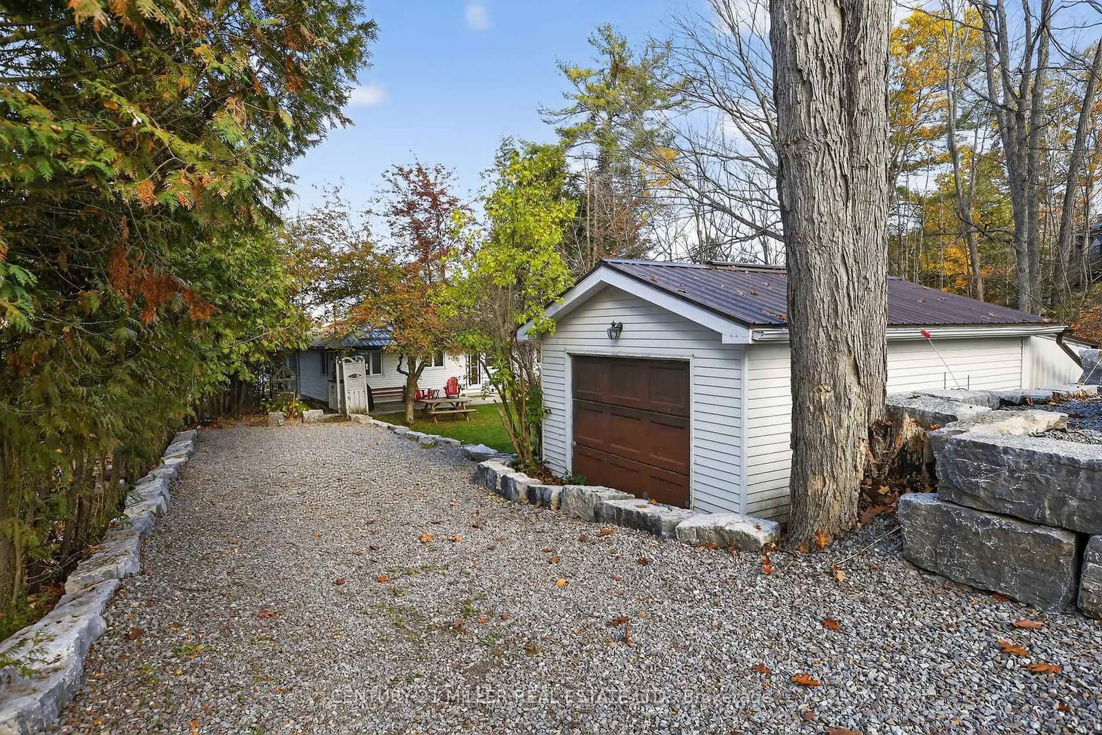 733 Marble Point Road, Limoges, ON — photo 2