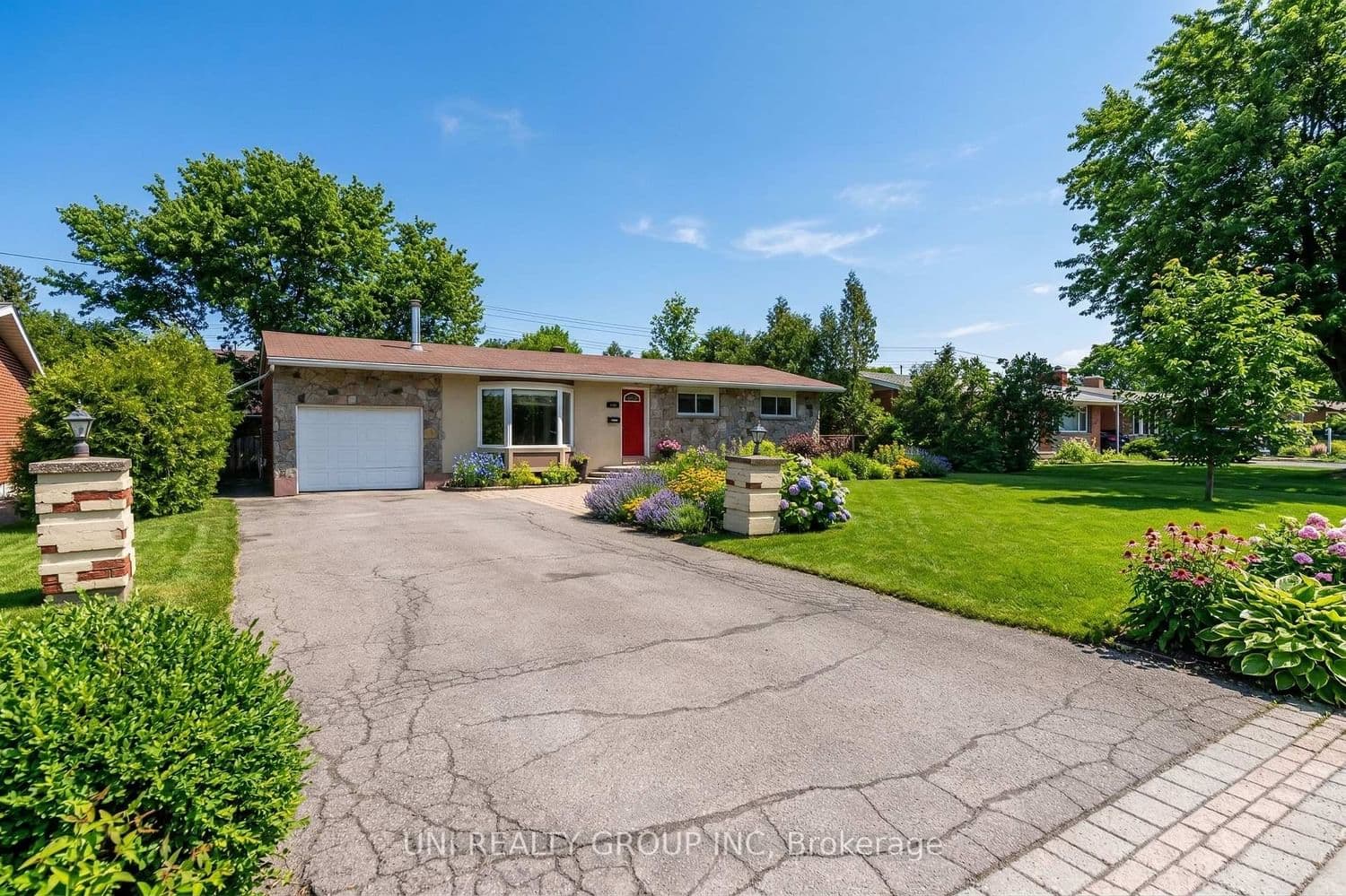 17 FOREST PARK Avenue, Ottawa, ON