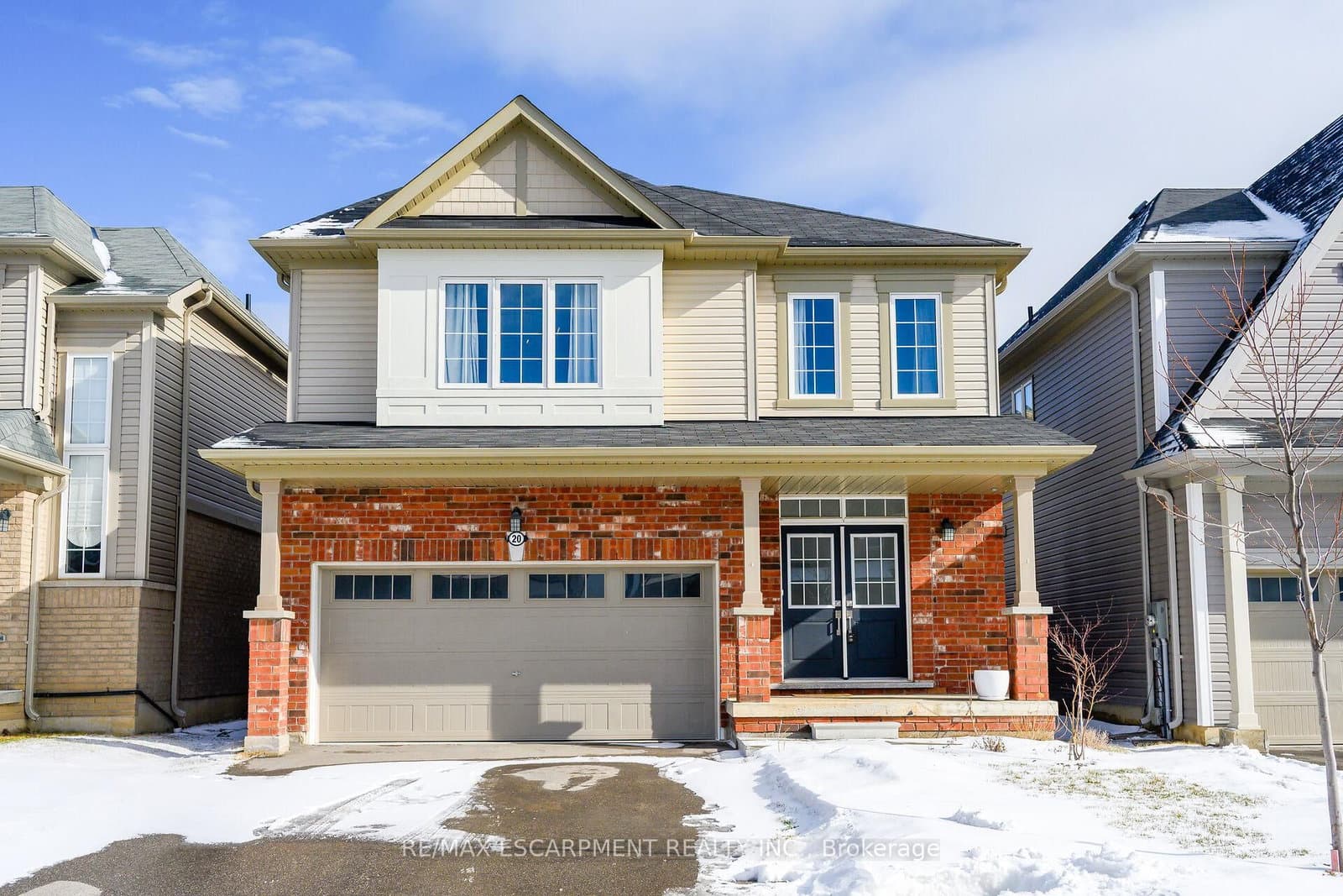 20 Armes Street, Hamilton, ON — photo 2