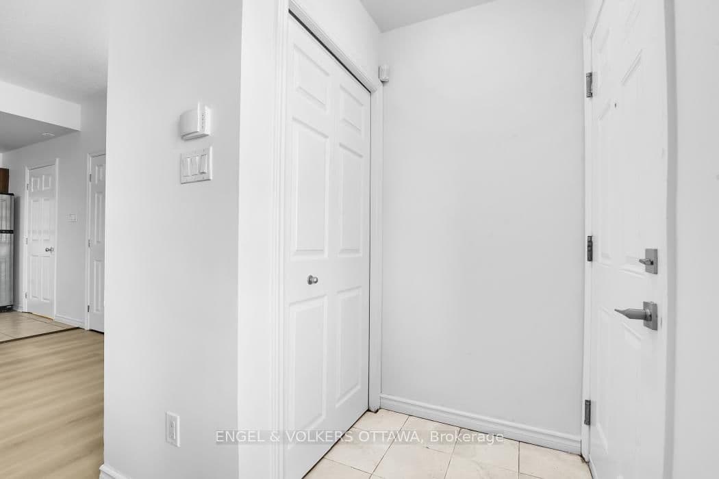 5 - 165 Waterbridge Drive, Ottawa, ON — photo 2