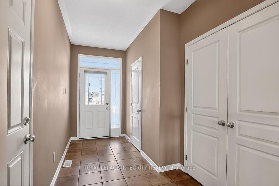 672 Pepperville Crescent, Ottawa, ON — photo 3
