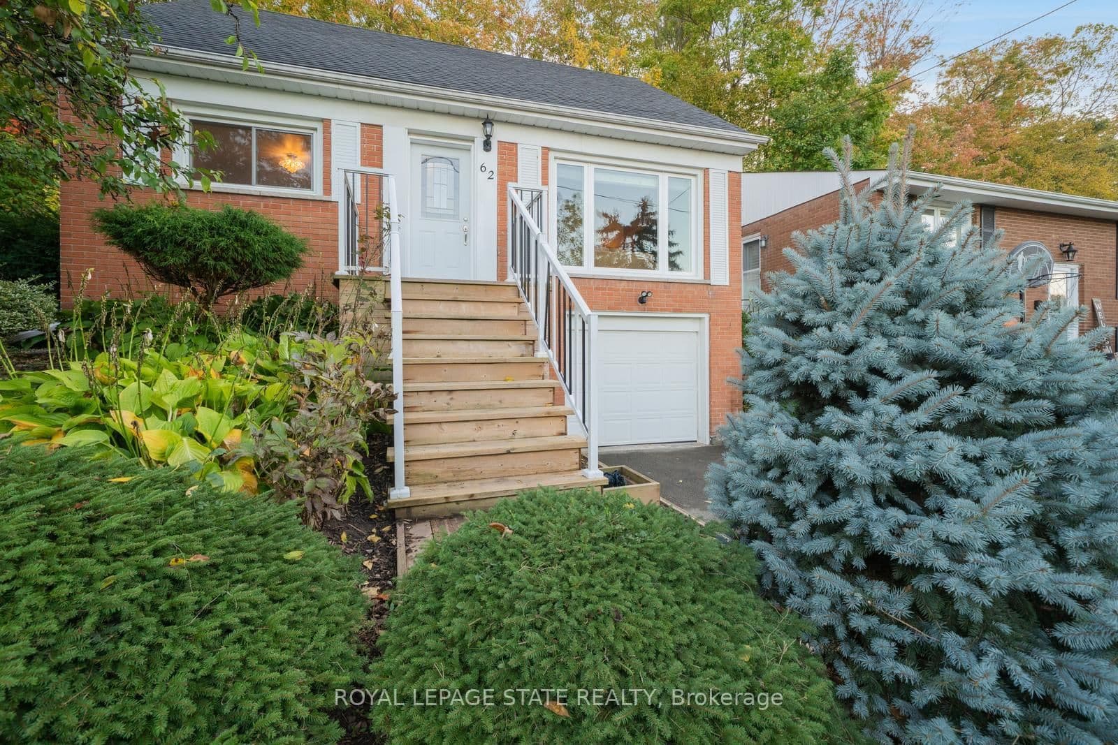 62 brentwood Drive, Hamilton, ON — photo 2