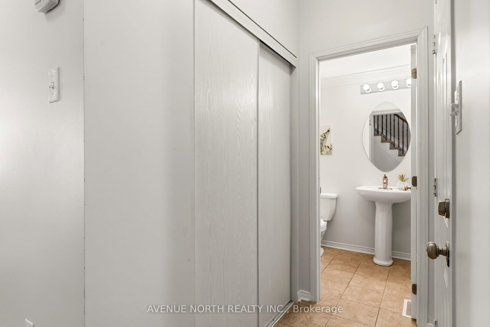 402 Ashbourne Crescent, Ottawa, ON — photo 3