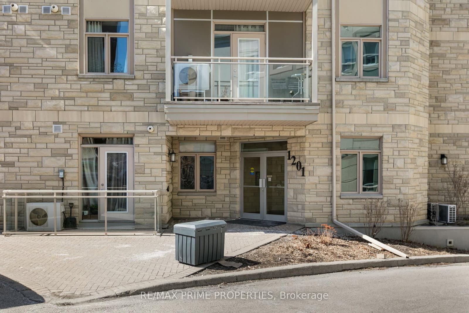 202 - 1201 OHIO Street, Ottawa, ON — photo 2