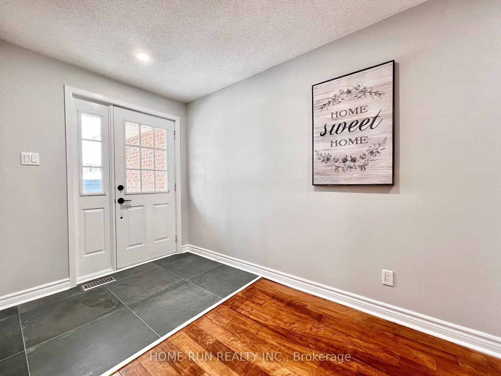 184 Pinetrail Crescent, Ottawa, ON — photo 2