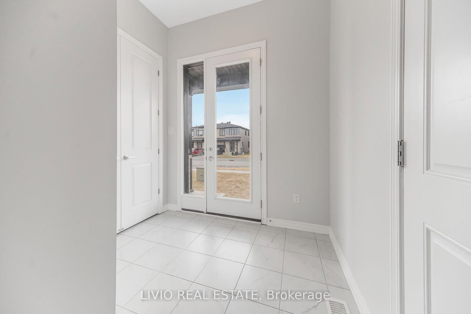 56 Jargeau Road, Ottawa, ON — photo 3