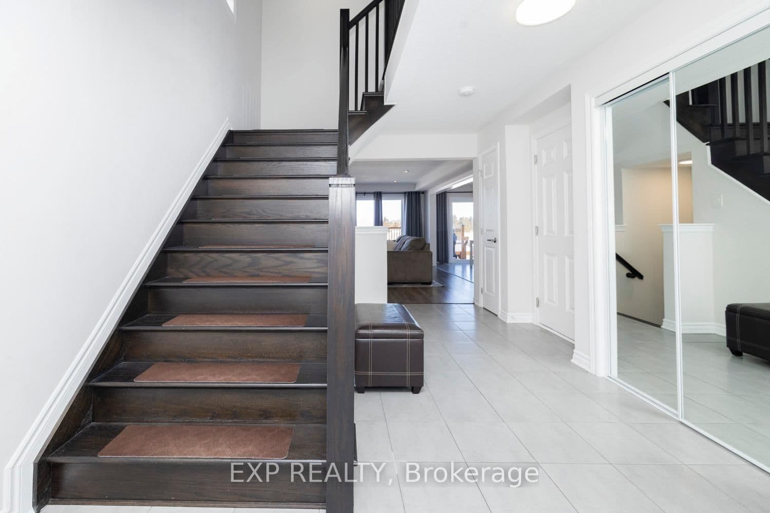 161 Cranesbill Road, Ottawa, ON — photo 2