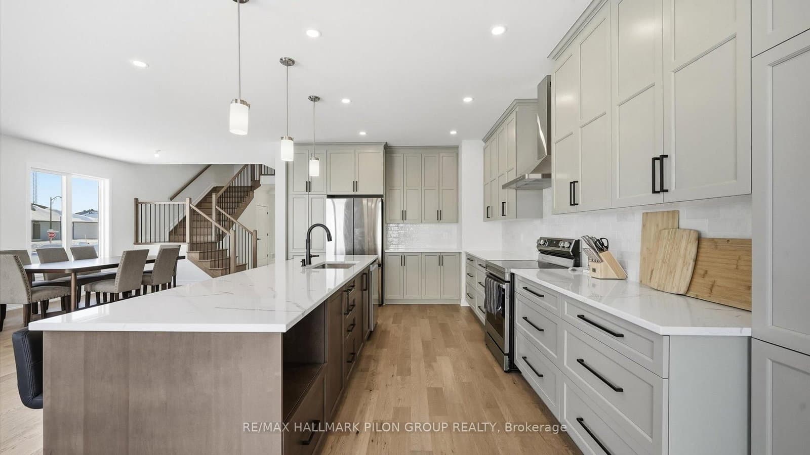 272 Cornice Street, Orleans, ON — photo 3