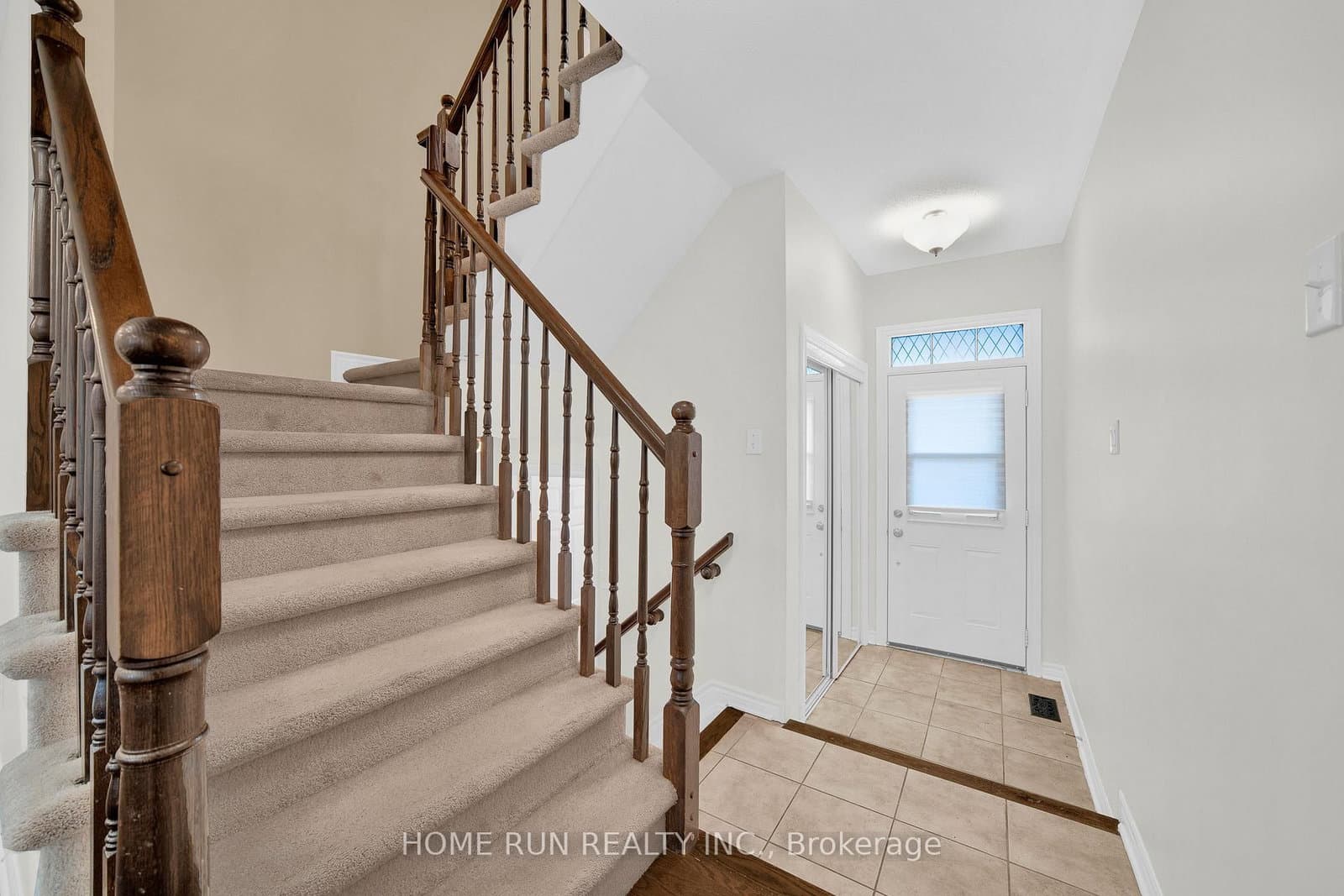 284 PAR-LA-VILLE Circle, Ottawa, ON — photo 3