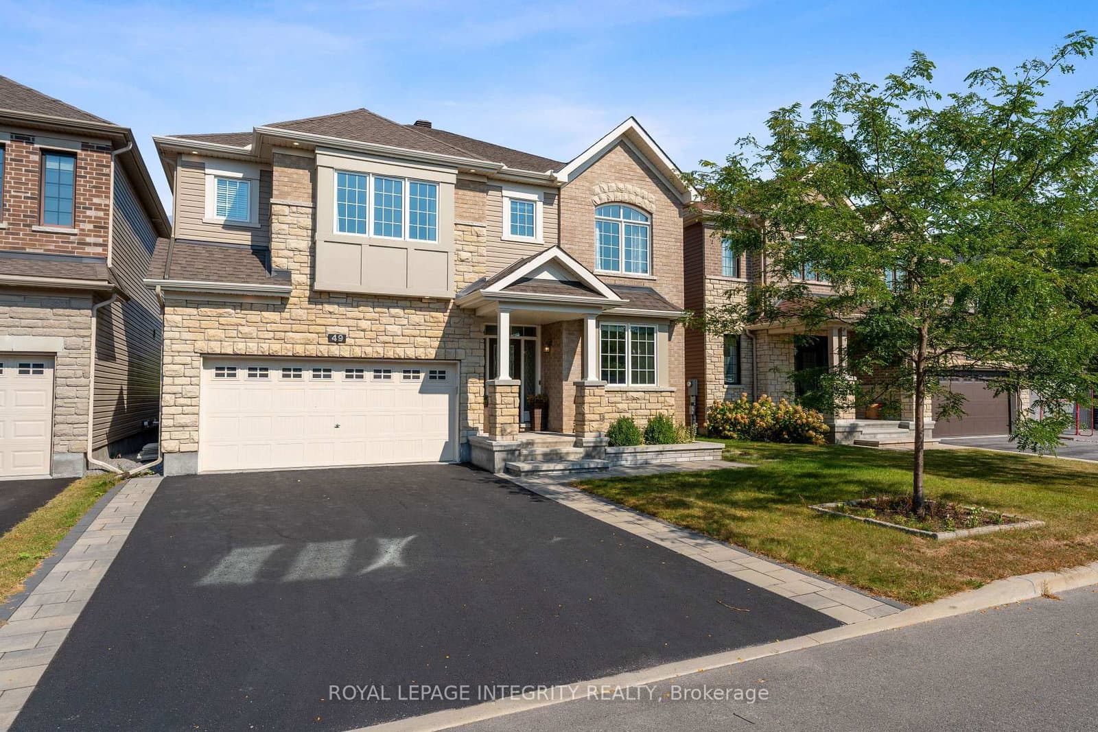 49 Hawks Landing Crescent, Stittsville, ON