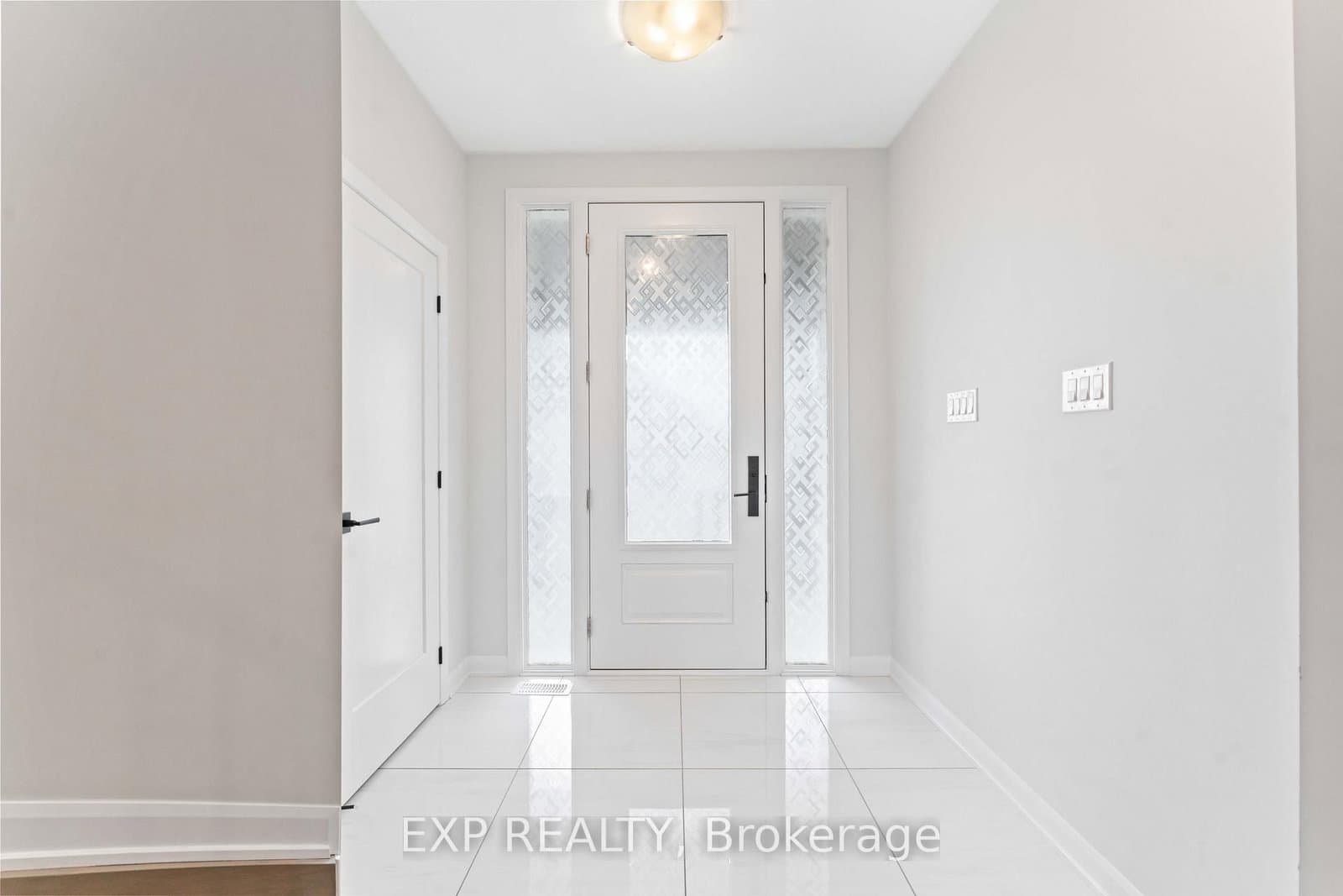 700 Coast Circle, Manotick, ON — photo 2