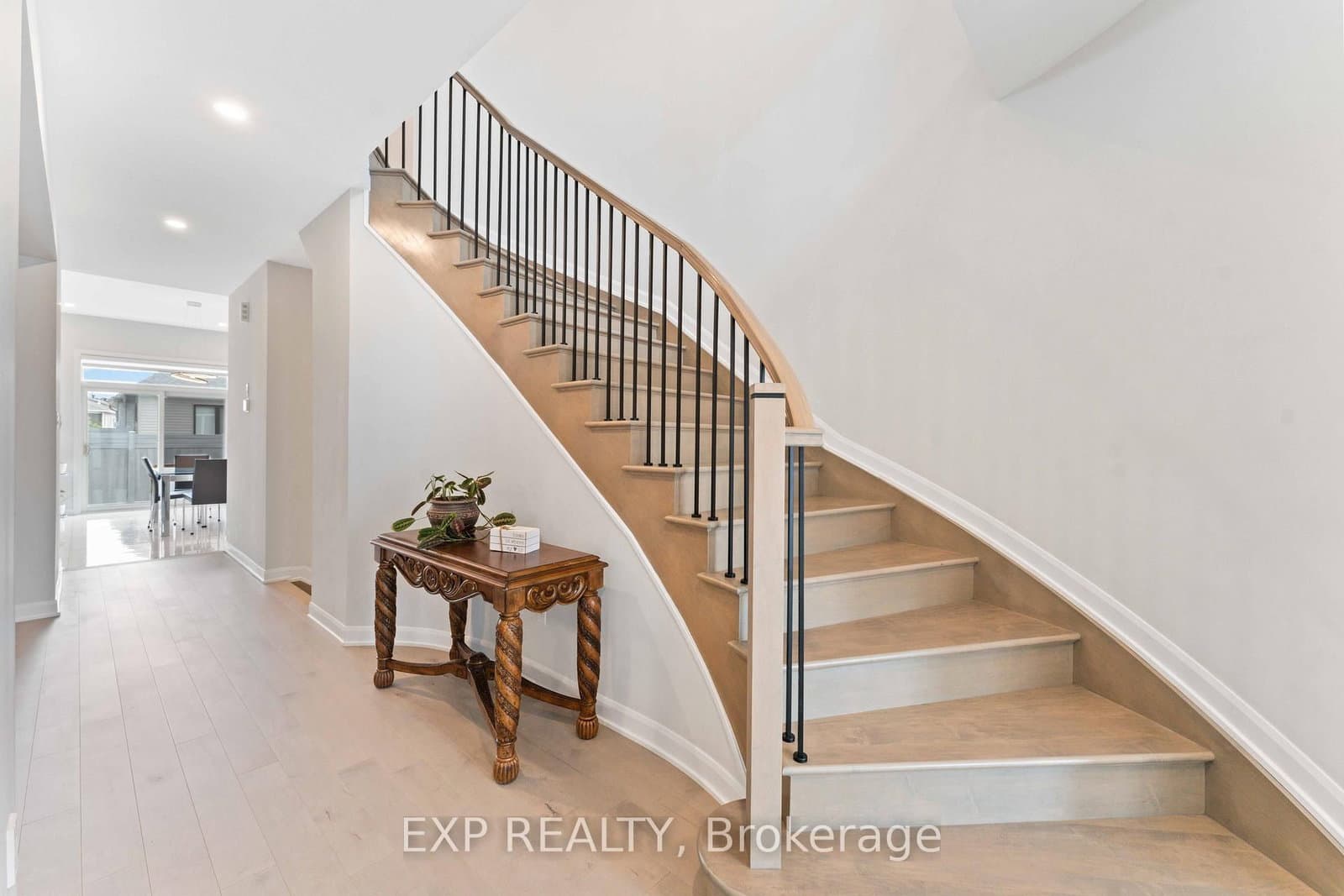 700 Coast Circle, Manotick, ON — photo 3