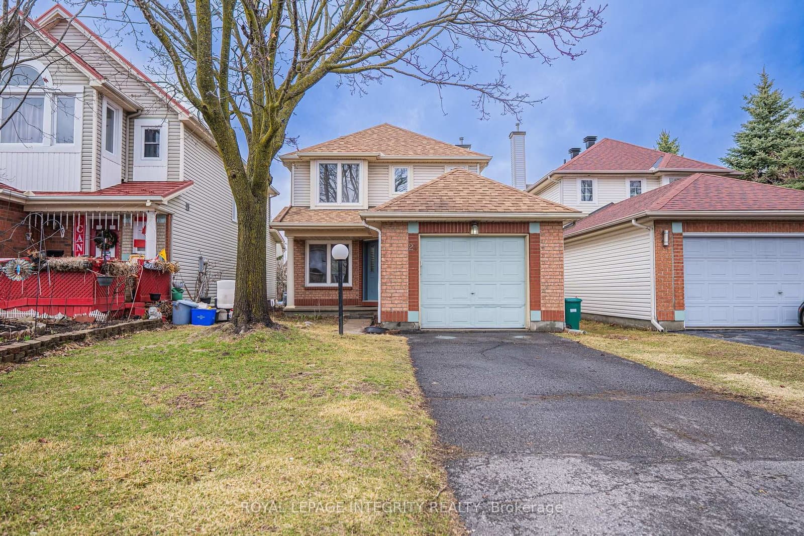 21 QUEENSBURY Drive, Nepean, ON