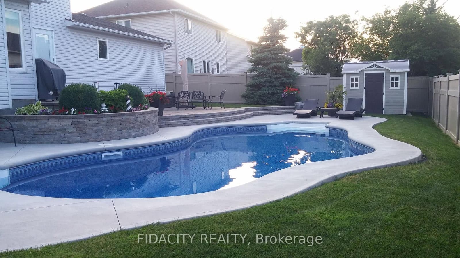 21 West Ridge Drive, Stittsville, ON — photo 2