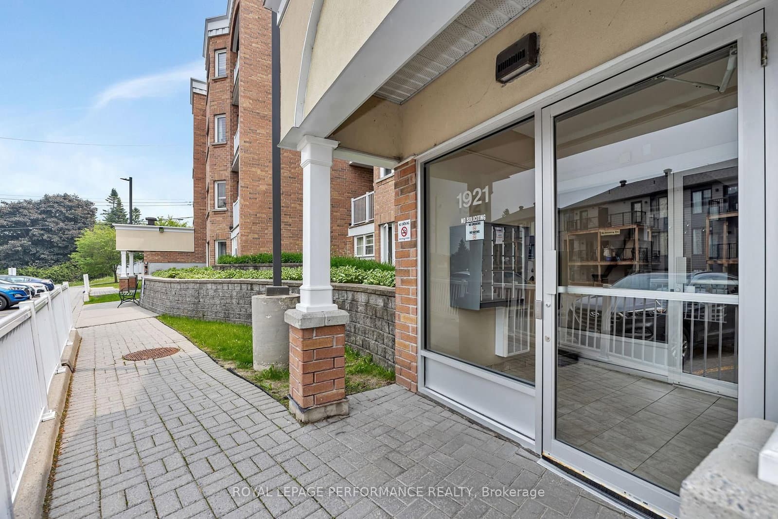 203 - 1921 St Joseph Boulevard, Ottawa, ON — photo 3