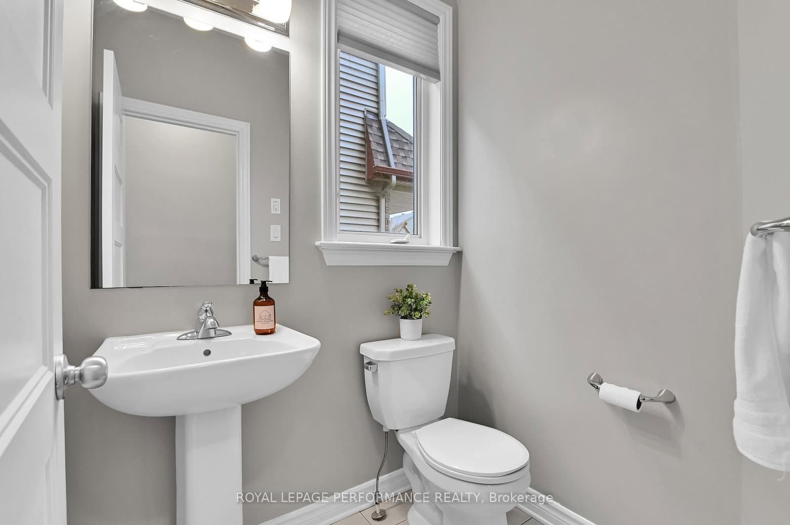 322 Fergus Crescent, Ottawa, ON — photo 3