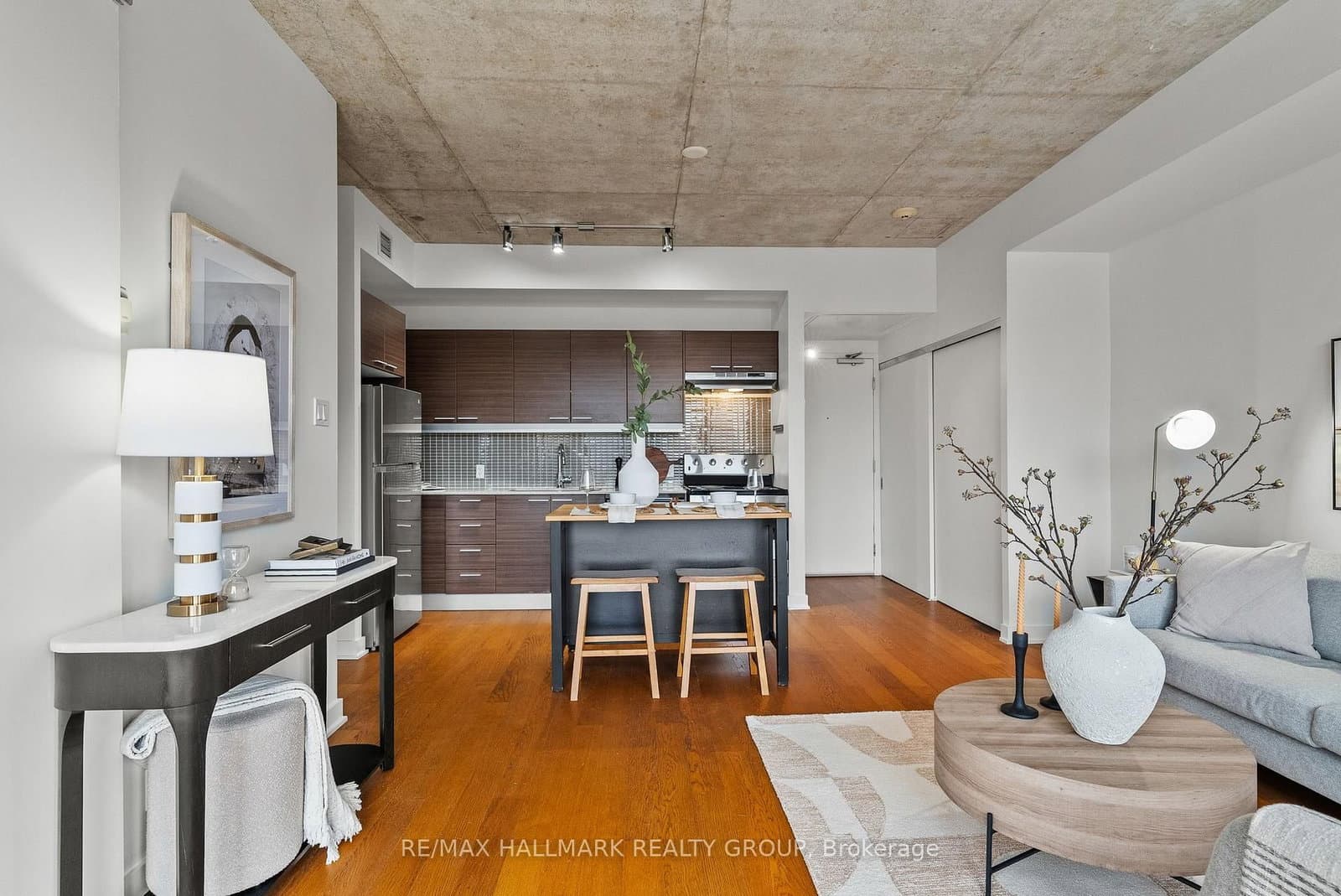 332 - 354 Gladstone Avenue, Ottawa, ON — photo 2