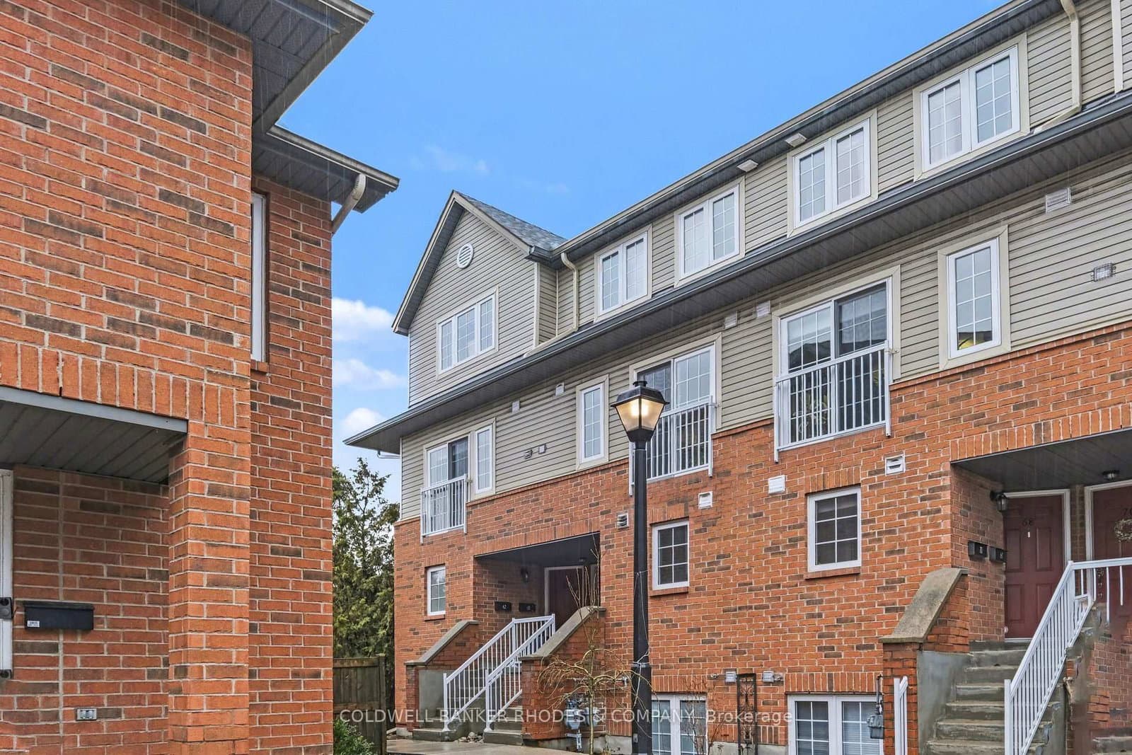 60 Mayflower Private, Ottawa, ON