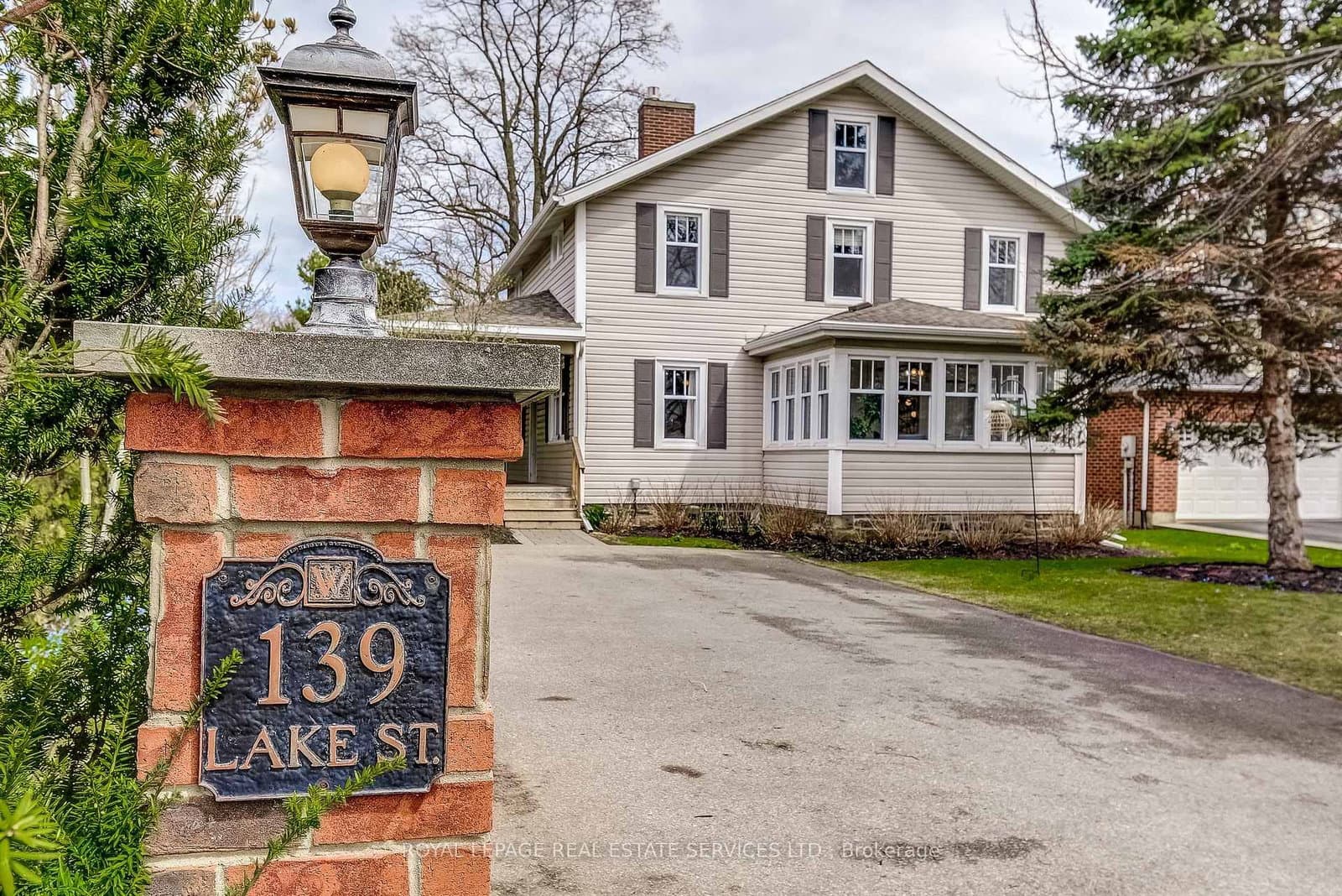 139 Lake Street, Grimsby, ON