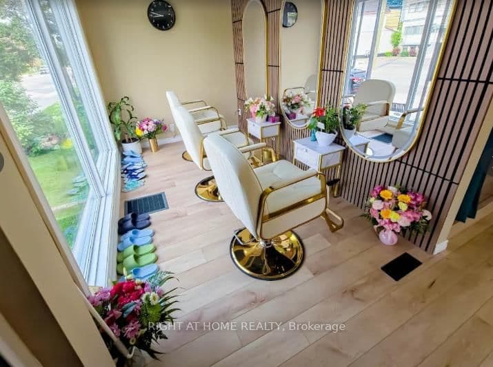 375 Churchill Avenue, Ottawa, ON — photo 2