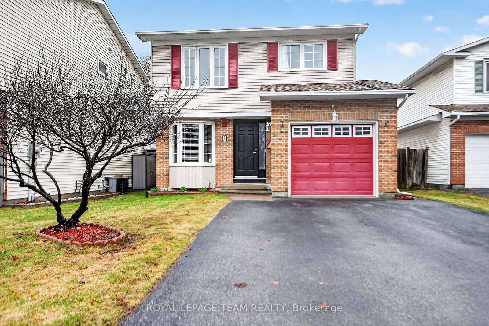 8 Gowrie Drive, Ottawa, ON