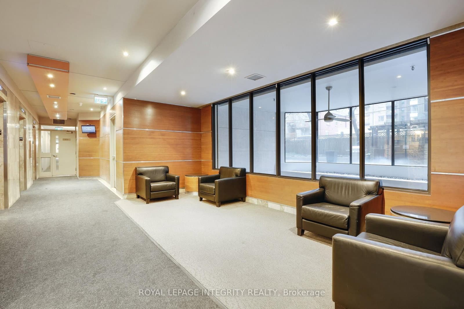 PH2104 - 470 Laurier Avenue, Ottawa, ON — photo 3