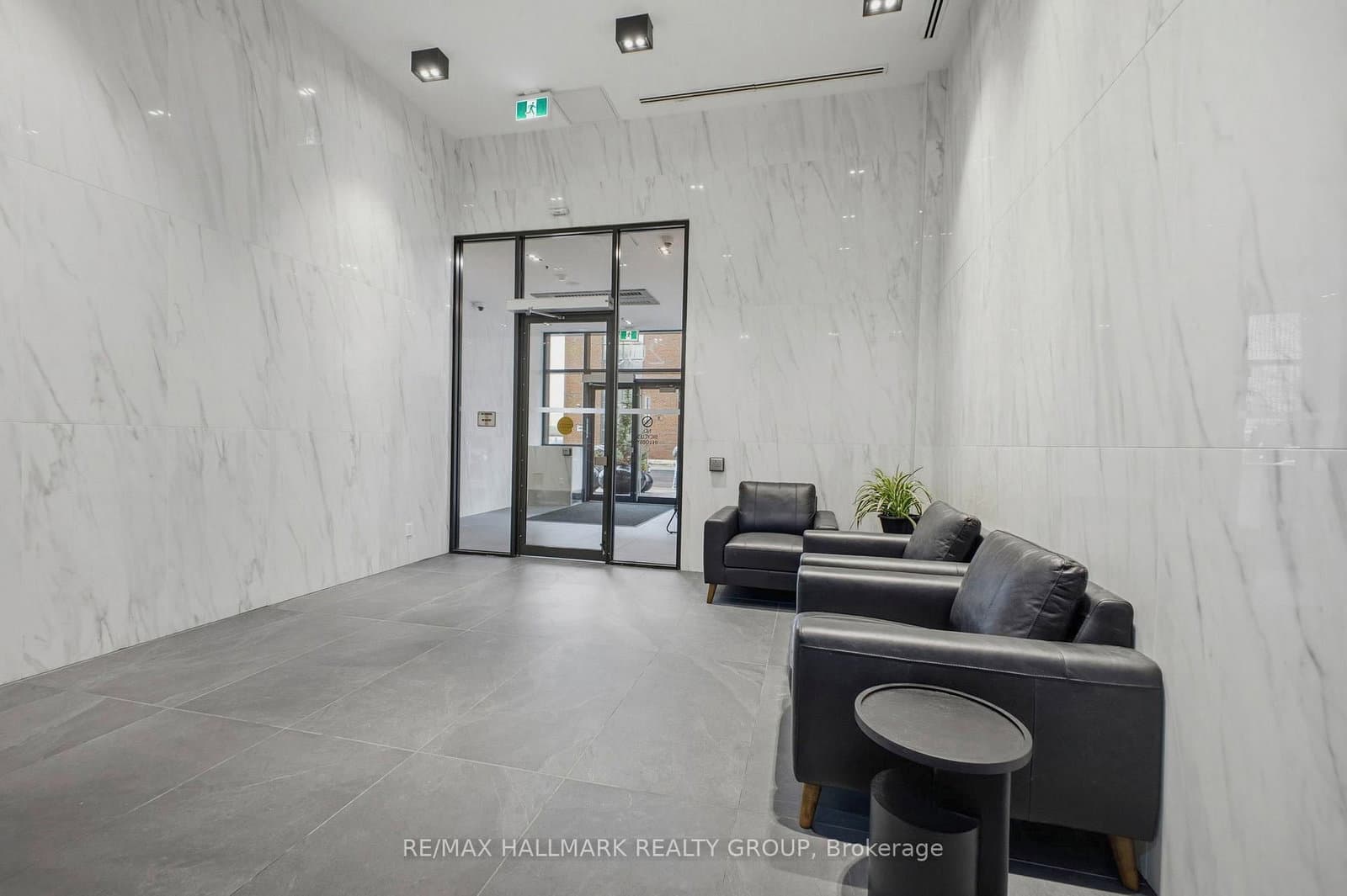 1001 - 203 Catherine Street, Ottawa, ON — photo 2