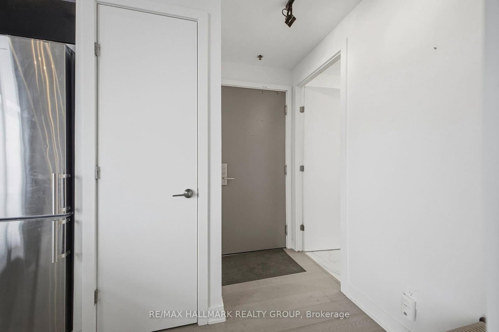 1001 - 203 Catherine Street, Ottawa, ON — photo 3