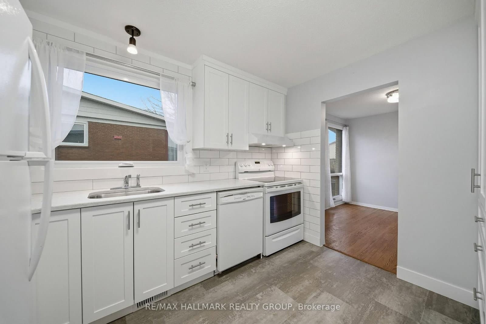 69 Woodmount Crescent, Ottawa, ON — photo 3