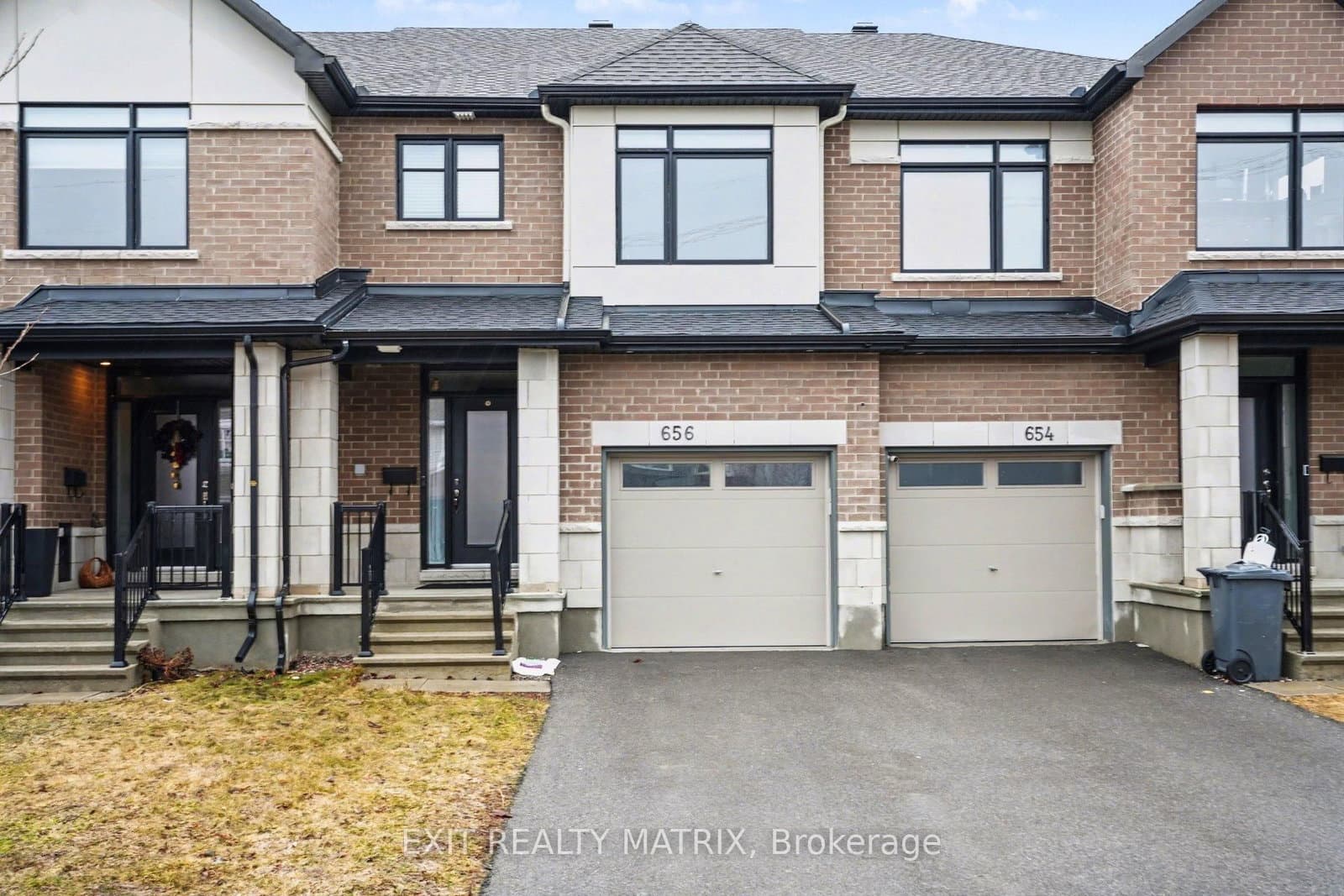 656 Putney Crescent, Ottawa, ON