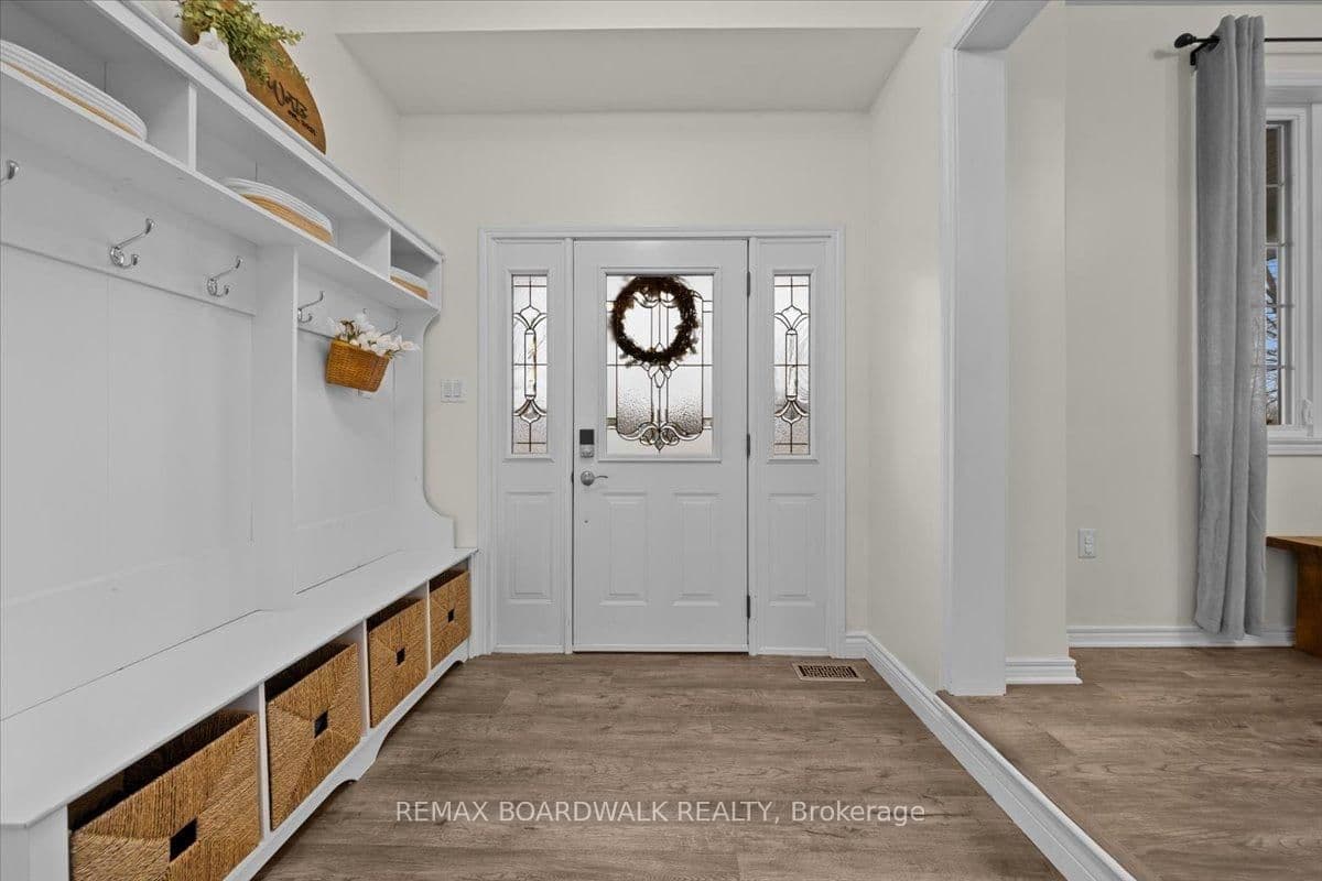 8044 Craig Farm Drive, Metcalfe, ON — photo 2