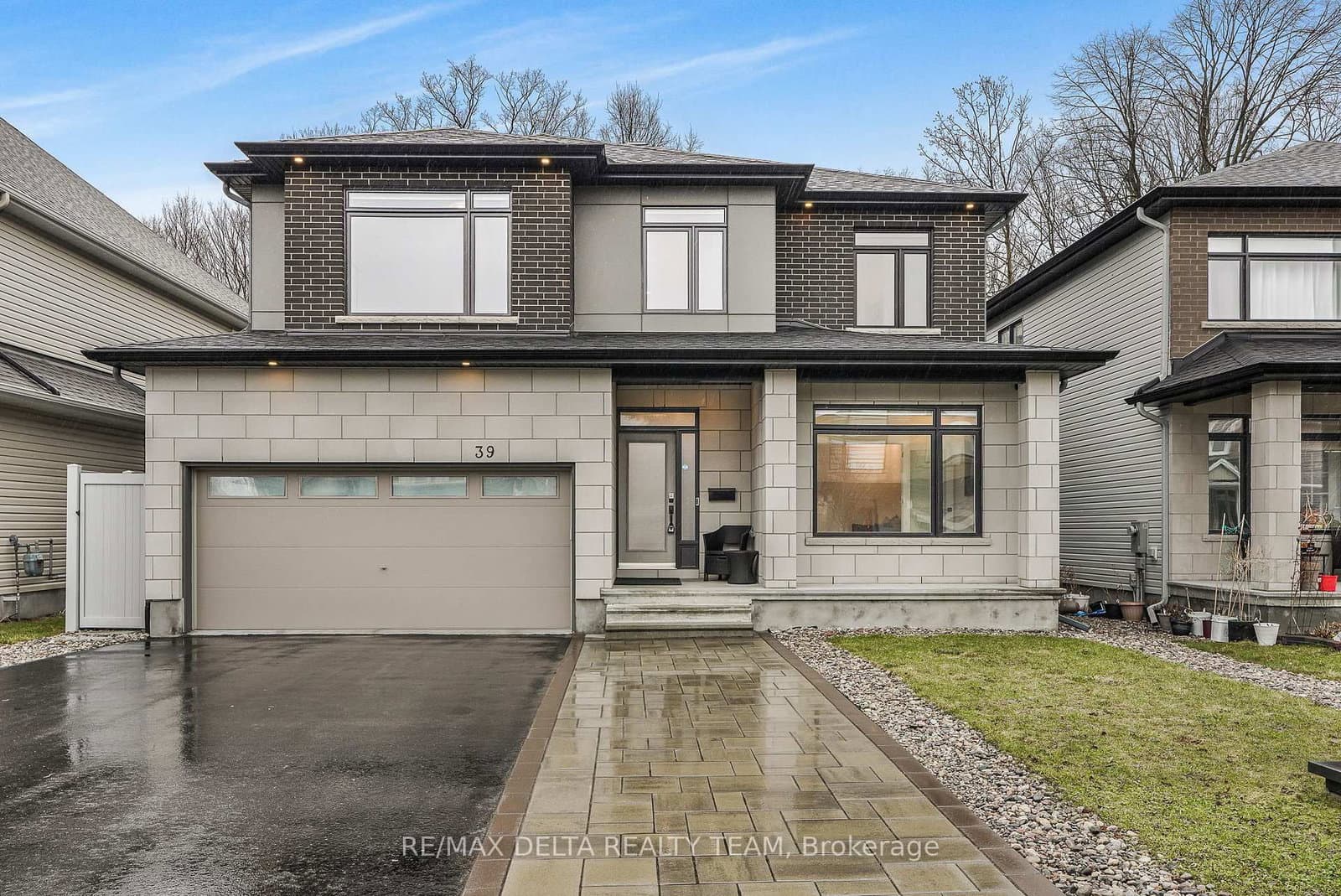 39 Angel Heights, Stittsville, ON