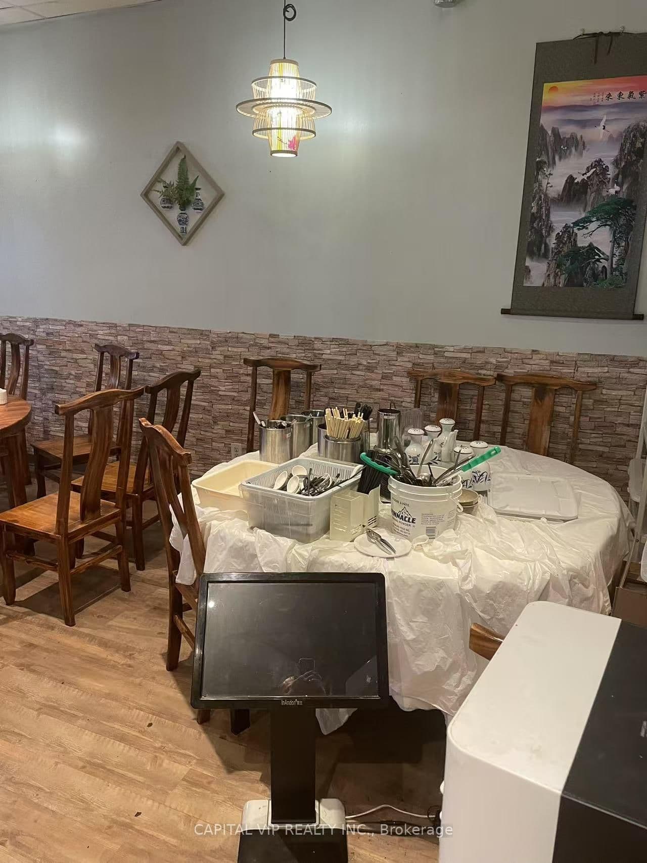 1383 Clyde Avenue, Ottawa, ON — photo 3