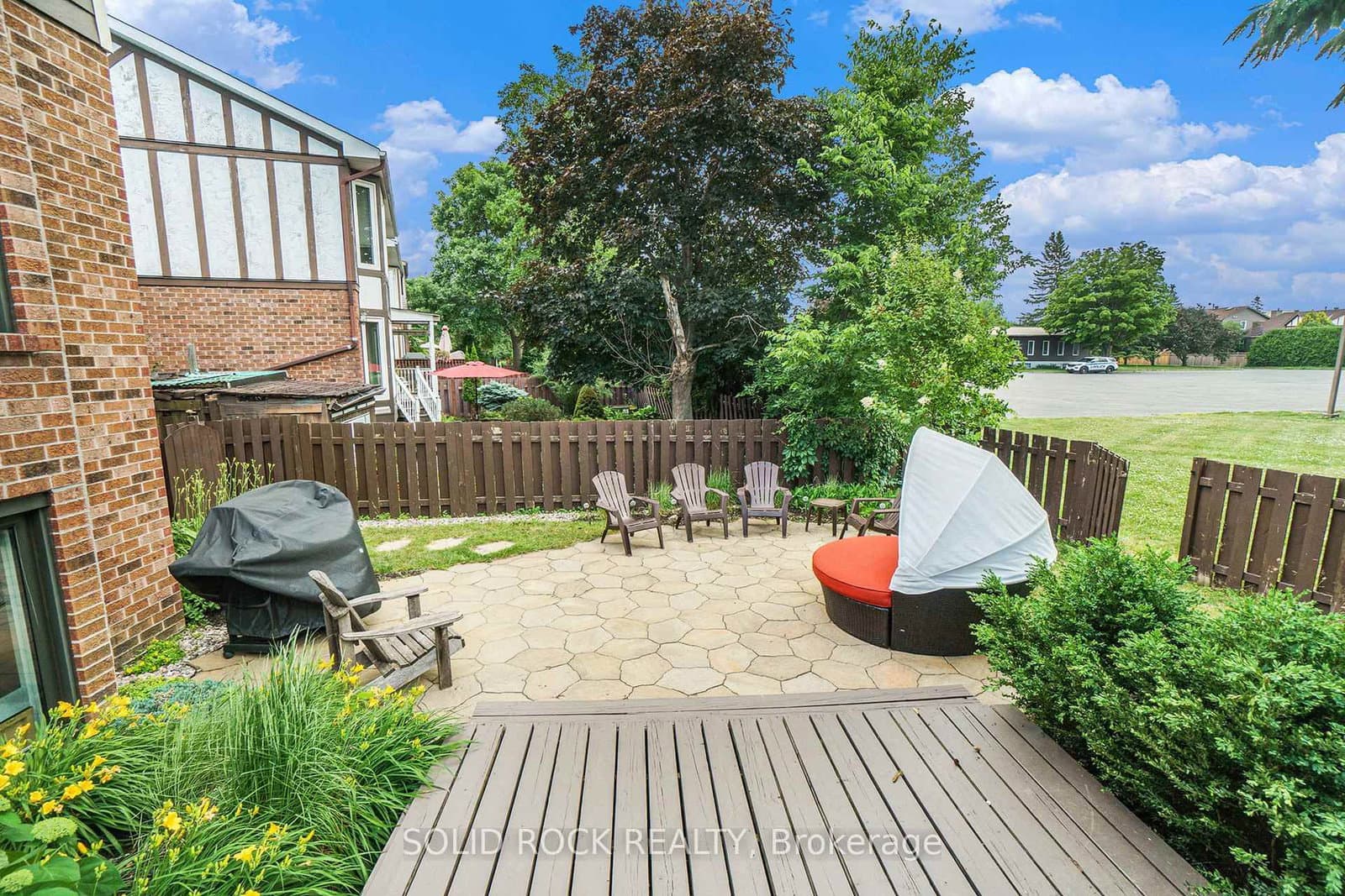 51 Pemberton Crescent, Ottawa, ON — photo 3