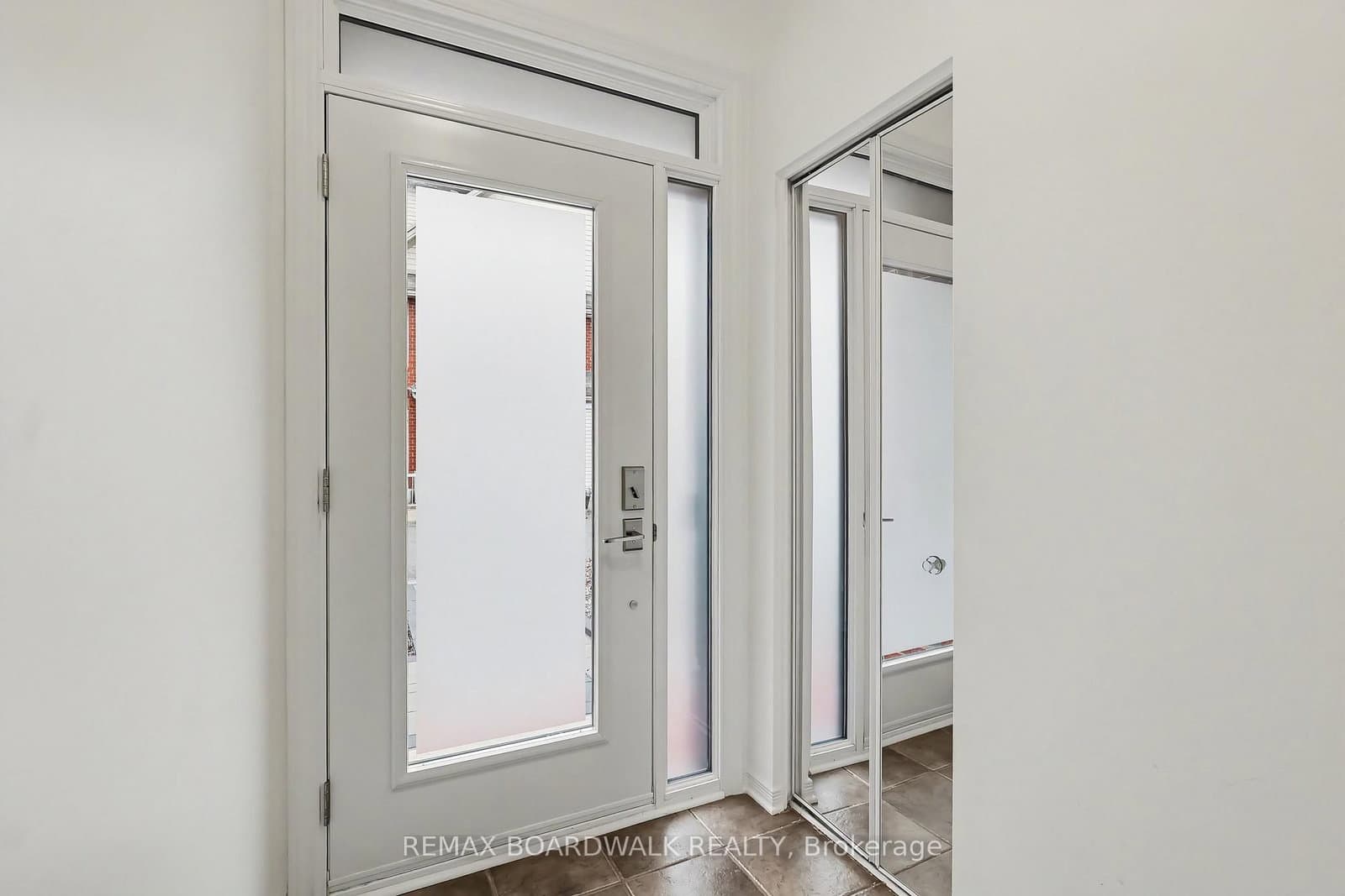 295 Meilleur Private, Ottawa, ON — photo 3