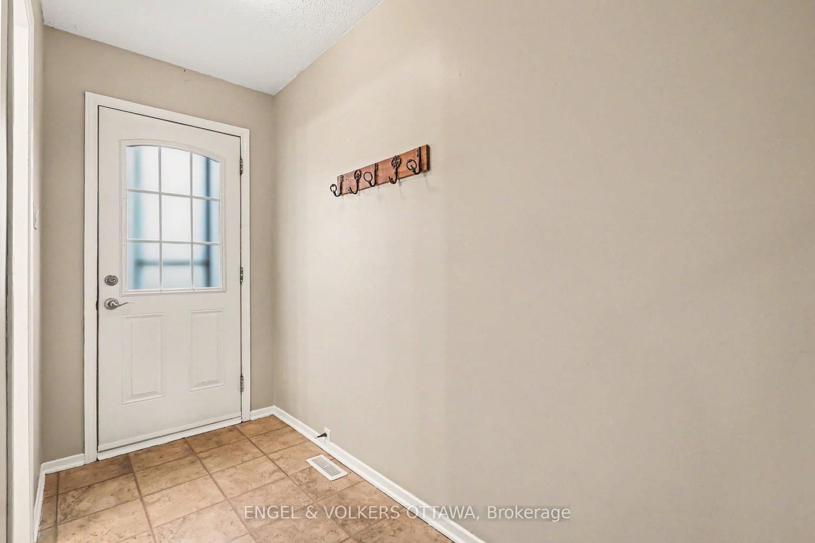 2148 Orient Park Drive, Ottawa, ON — photo 2