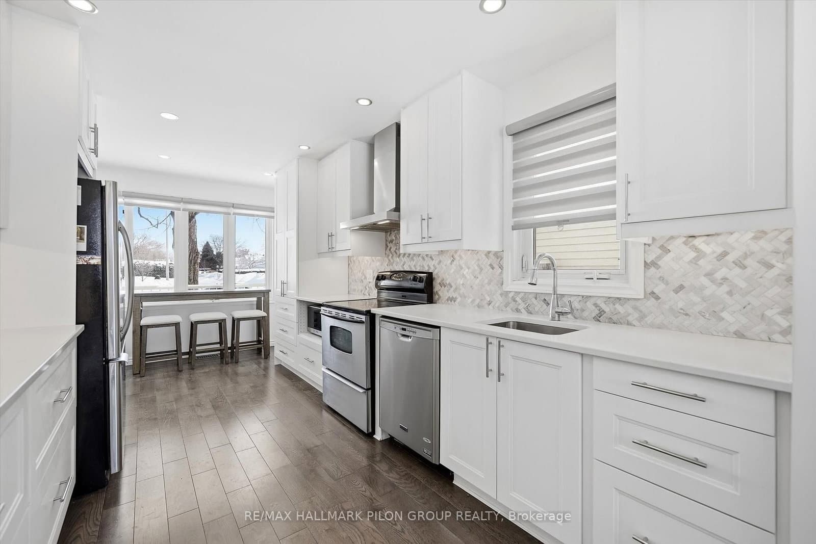 284 Mceachern Crescent, Orleans, ON — photo 2