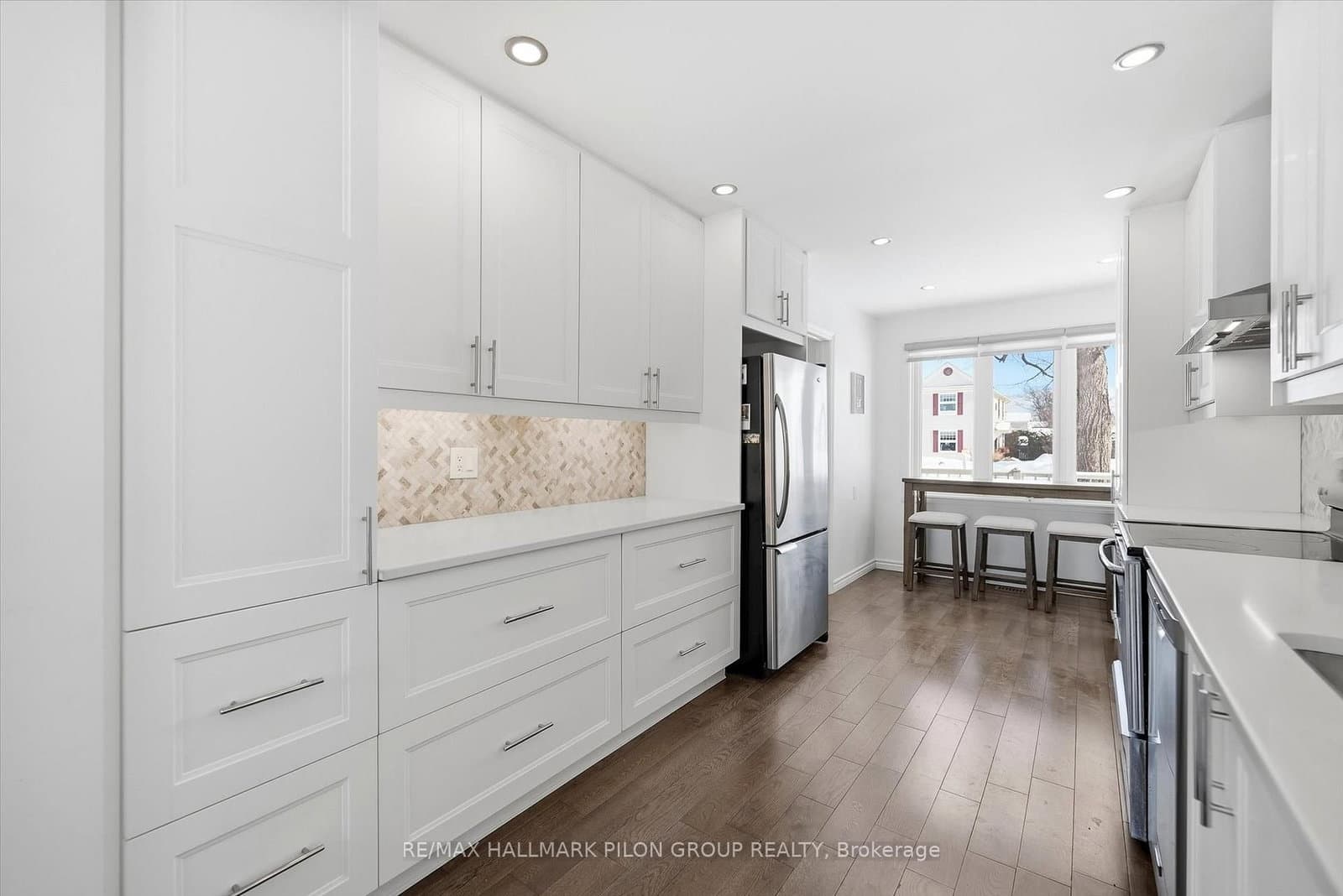 284 Mceachern Crescent, Orleans, ON — photo 3