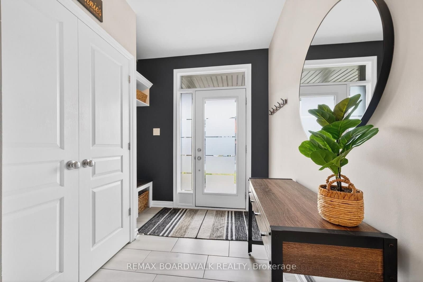 38 Thunderbolt Street, Ottawa, ON — photo 3