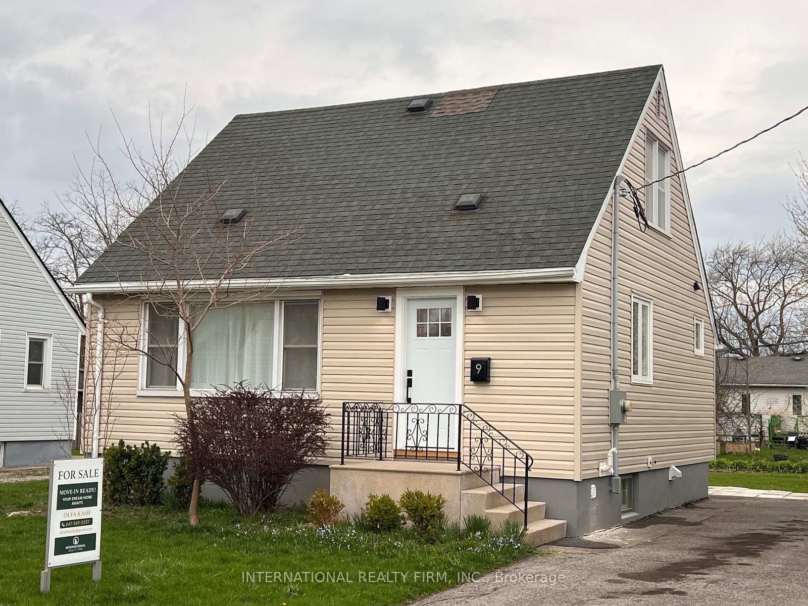 9 Admiral Road, St. Catharines, ON